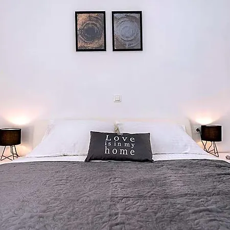 Apartman Ane *
